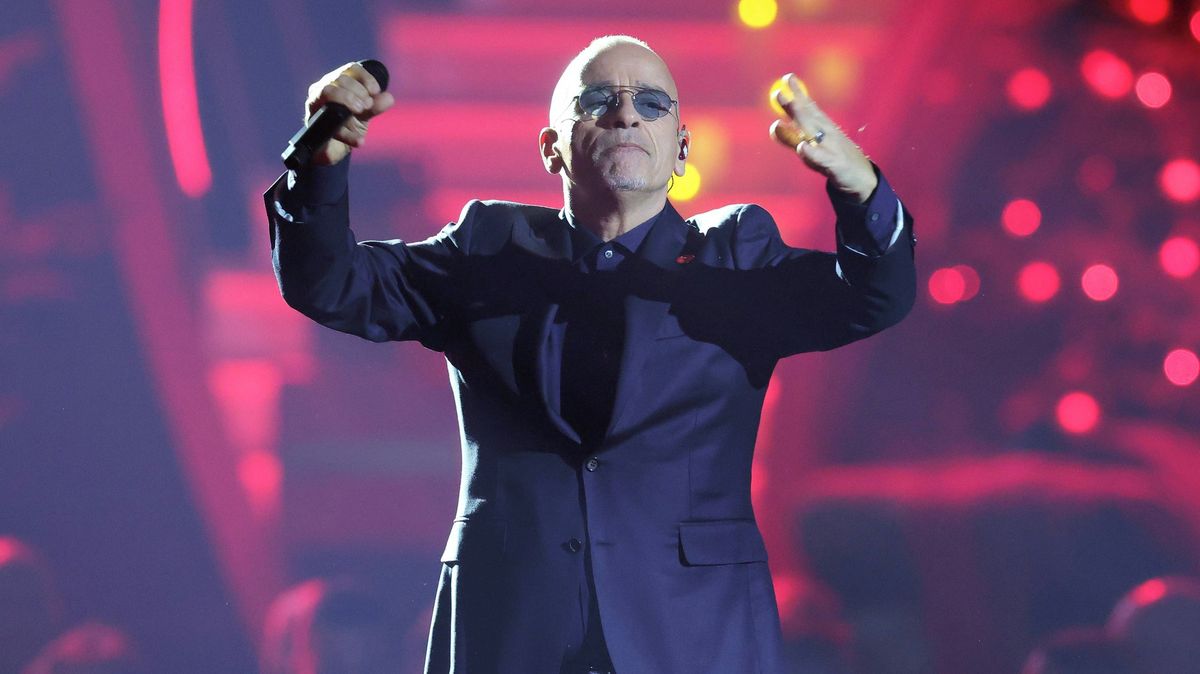 Eros Ramazzotti pozval kámoše na mejdan, zpívali jeho písně a vzniklo album